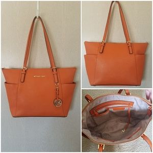 Michael Kors Jet Set Tote
